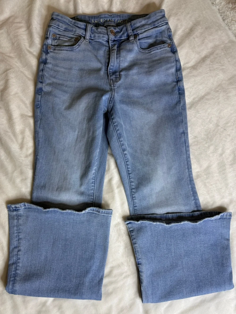 American Eagle Outfitters Light Wash High-Rise Flare Jeans - Picture 8 of 9